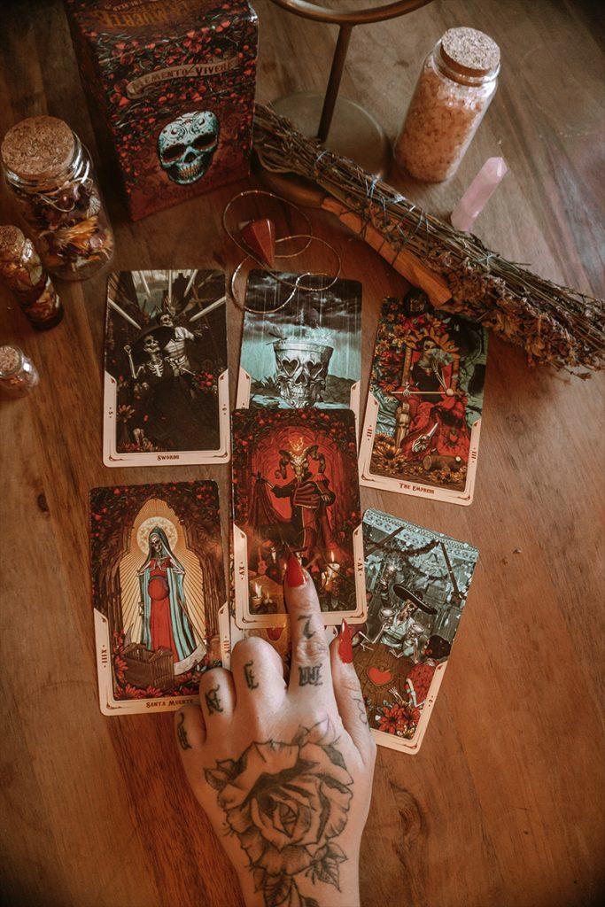The Dark Side of Tarot - Using Shadow Work to Heal and Transform 2